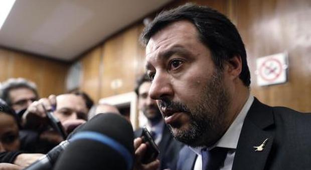 Manovra, Salvini: «Sarà rispettosa di tutte le regole». E lo spread cala
