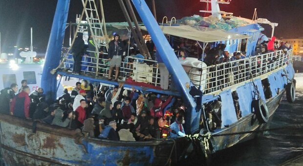 Lampedusa, ancora vittime fra i migranti: donna muore dopo il naufragio del barcone, in salvo in 46