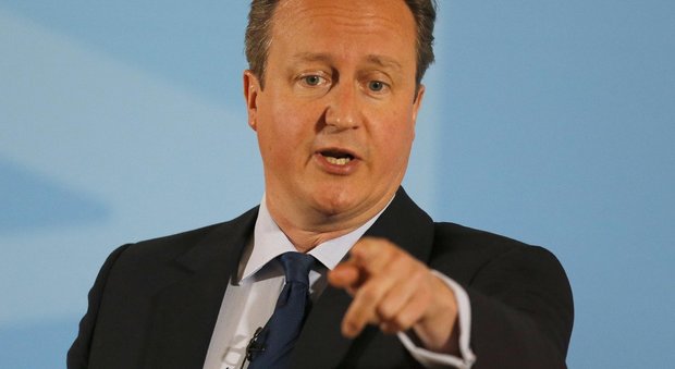 Brexit, allarme dell'Fmi. Immigrati, sfida di Cameron