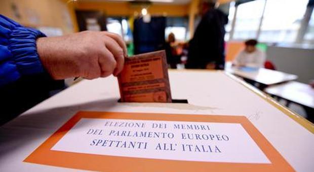Elezioni Calabria, la partita tra destra e sinistra si gioca sul filo