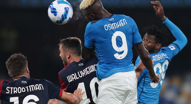 Napoli-Cagliari 2-0, le pagelle: brilla il duo Osimhen-Insigne, Godin in grande affanno. Spalletti resta in vetta