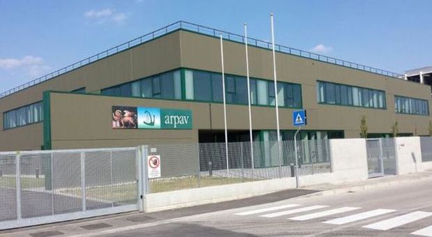 Addio al laboratorio analisi contro l'inquinamento, Arpav lo mette all'asta