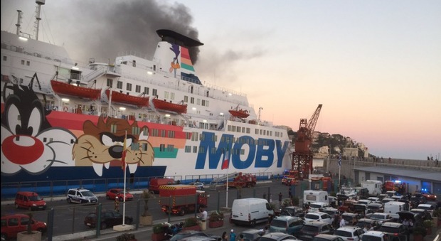 Nizza, incendio su una nave Moby Lines: evacuati i passeggeri, ferito membro dell'equipaggio