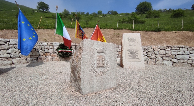Il monumento realizzato al tornante 13 sulla Cadorna verso Cima Grappa