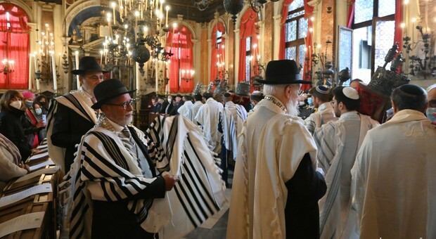 Cerimonia in sinagoga per l'insediamento del rabbino di Venezia