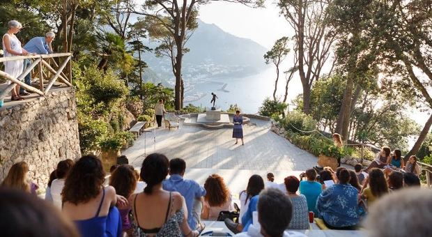 Capri, Villa Lysis: Lalla Esposito apre la rassegna “Teatro in Villa”