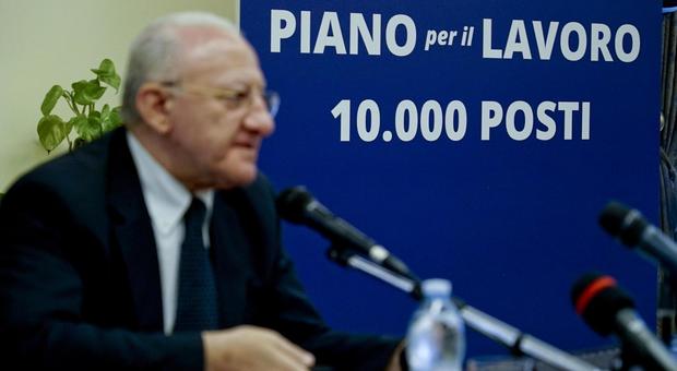 De Luca lancia il piano per il lavoro: «In 12 ore iscritti migliaia di candidati»