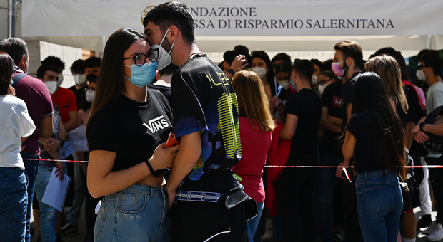 Vaccini per tutti in Campania, 120 mila adesioni nelle prime 12 ore
