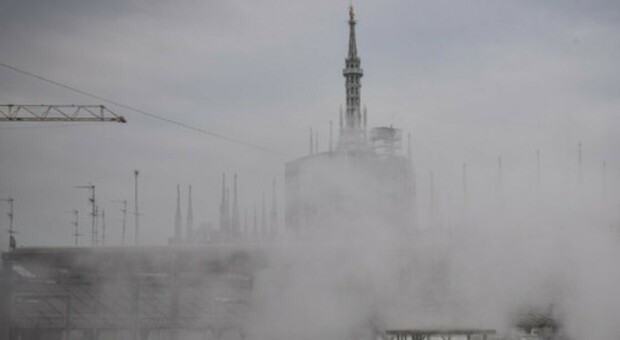 Milano e Lombardia maglia nera per lo smog 2022: quattro città nella top ten dell'aria peggiore