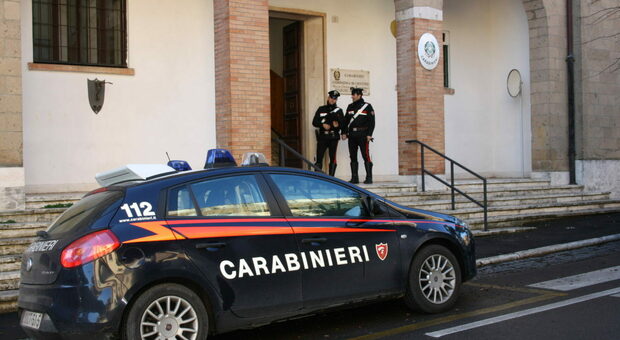 Cittadino di Castel Giorgio trova un portafogli e lo consegna ai Carabinieri: restituito al proprietario orvietano