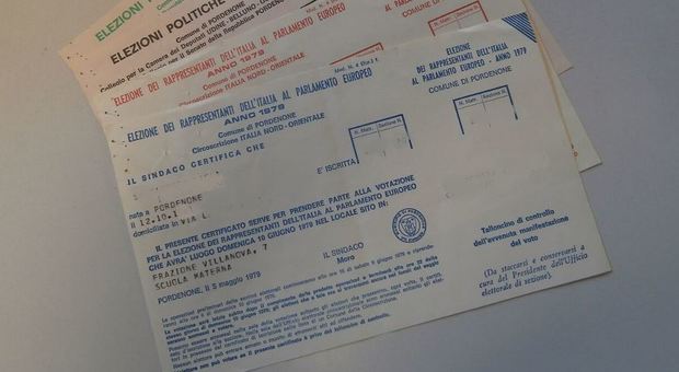 I vecchi certificati elettorali ritrovati in un faldone