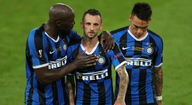 Milan, cresce la fiducia: Bakayoko sempre più vicino. Inter, tifosi furiosi per una risposta di Brozovic sui social: «Vai via? speriamo»