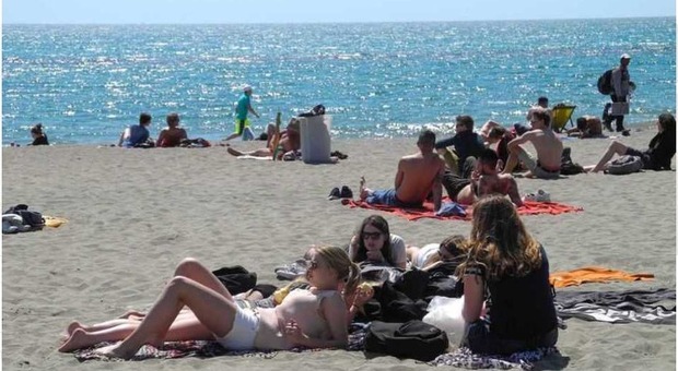 Il turismo insostenibile per la Spagna fa infuriare i residenti: «Le Canarie non ne possono più»