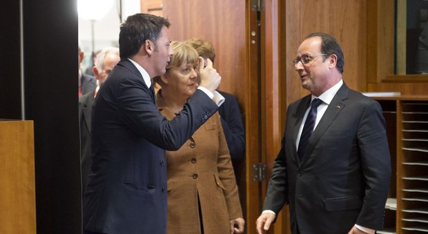 Renzi e Hollande alla Merkel: «Sei mesi per salvare l'Unione»