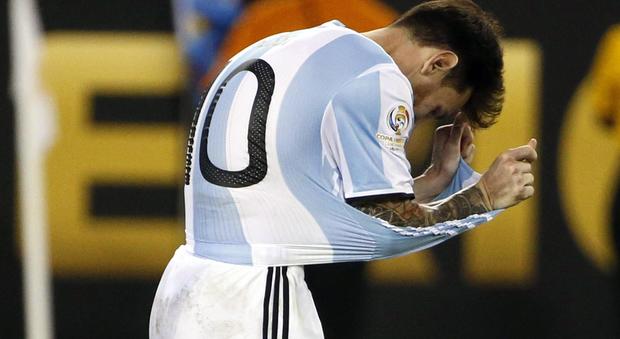 Leo Messi e il padre condannati a 21 mesi per evasione fiscale