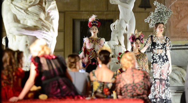 Dolce&Gabbana "accendono" Palermo: la collezione Alta Moda sfila in piazza
