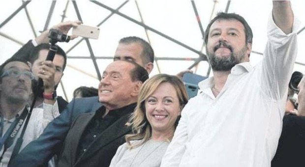 Elezioni Campania 2020, i leader pronti a dire sì a Caldoro ma Forza Italia resta divisa