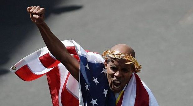 Maratona di Boston all'americano Keflezighi: In 36.mila al via ricordando l'attentato 2013