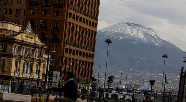 Meteo Napoli domani, è allerta fino a mercoledì: vento, neve e gelo