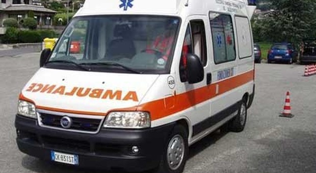 Roma, scooter si schianta contro auto a La Rustica, morto uomo di 48 anni