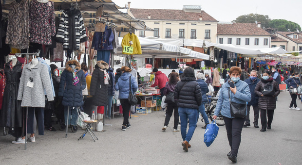 Rischio di assembramenti per il Primo maggio, che cadendo quest'anno di sabato, è giorno d mercato in Prato della Valle