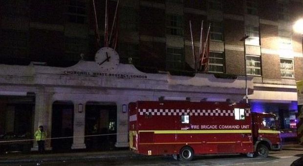 Esplosione per fuga di gas in un albergo a cinque stelle a Londra, 14 feriti