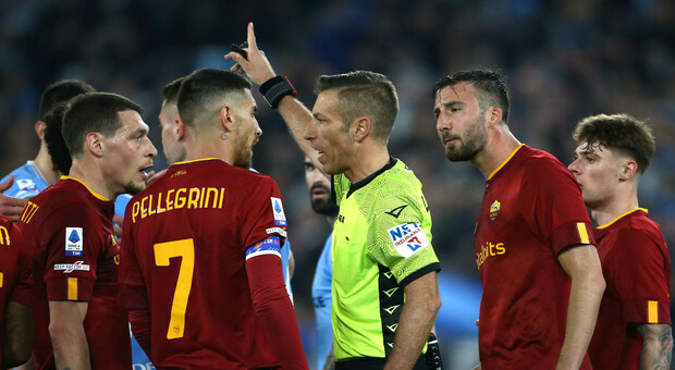Isteria Roma, quanti cartellini rossi ma il club sta con Mourinho: ecco perché