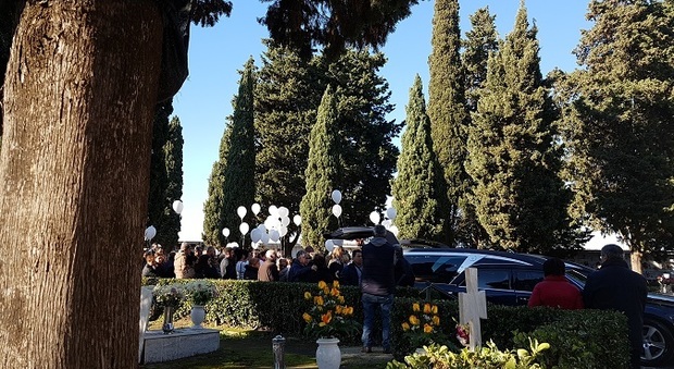 Volla. I funerali di Immacolata De Rosa e del figlio Clemente Palumbo, uccisi in un agguato il 28 novembre davanti casa, in via Casarea a Casalnuovo.
