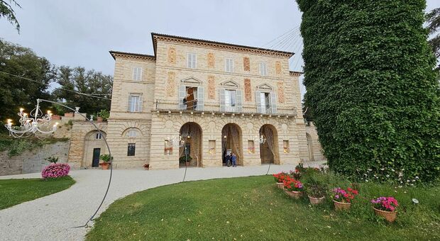In vendita Casa Lussu e Villa Bonaparte, l'unica reggia nella Marche: valore, 6 milioni di euro