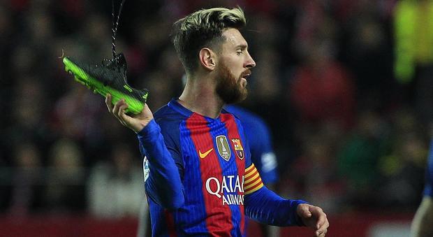 Spagna, il Marca sicuro: Messi da Guardiola nel 2018. Impegnato con l'Argentina ha un malore in aereo per le turbolenze