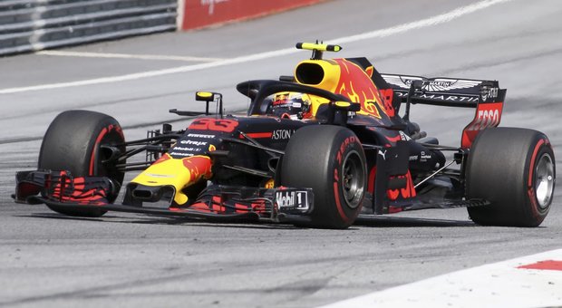 Gp d'Austria: Verstappen show, Vettel terzo e nuovo leader mondiale. Fuori le Mercedes e Raikkonen secondo