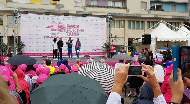 Race for the cure, in cinquemila corrono per la lotta al tumore del seno