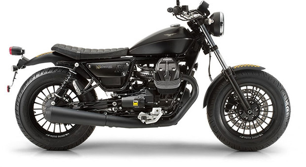 E' esposta a Verona la nuovissima Moto Guzzi V9, declinata nelle versioni Roamer e Bobber