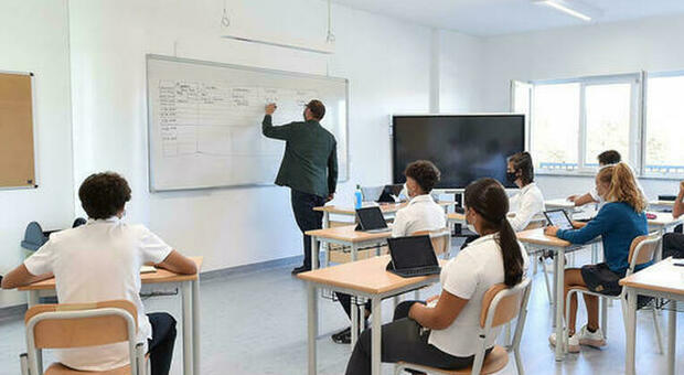 Scuola, allarme per settembre nel Lazio: «Mancheranno 10mila prof»