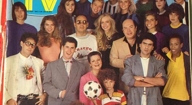 Tv Sorrisi e Canzoni, la foto è anni '80: quanti personaggi riconoscete?