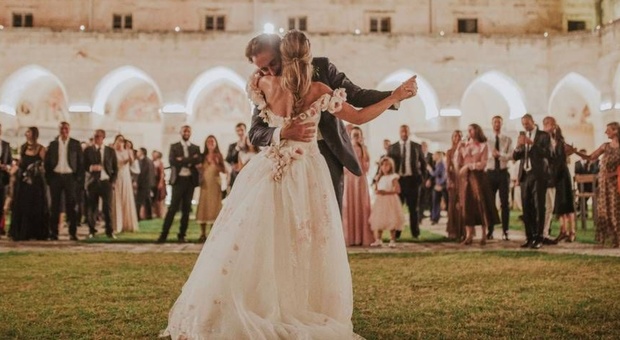 Matrimoni, dagli invitati al green pass: tutte le nuove regole per le cerimonie