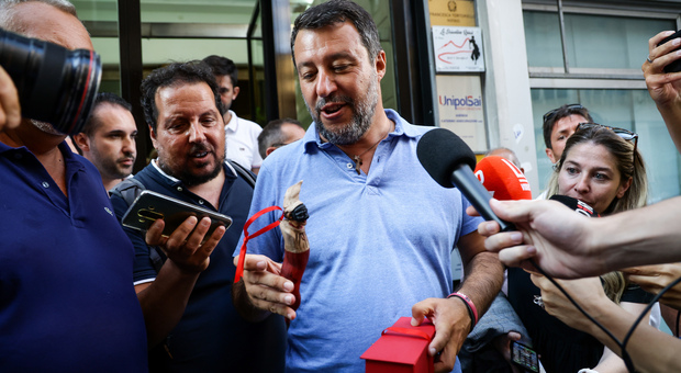 Elezioni 2022, Salvini a Napoli dai tassisti: «No alle multinazionali»