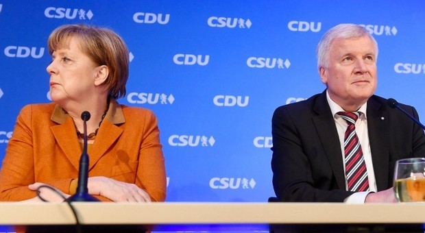 Caso Migranti, Merkel in bilico Seehofer pronto a dimettersi