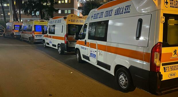 Ambulanze di nuovo in fila, Confail: «Così il territorio non è presidiato»