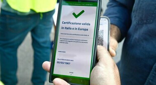 Super green pass a Pomigliano: pochi controlli nei locali e dalle forze dell'ordine