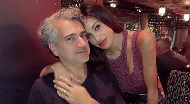 Il papà di Belen Rodriguez fuori controllo a Milano: «Urlava e lanciava oggetti dal balcone»
