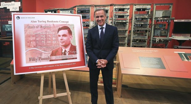 Svelò Enigma dei nazisti ma finì in cella perché gay: la Gran Bretagna dedica a Turing la nuova banconota da 50 sterline