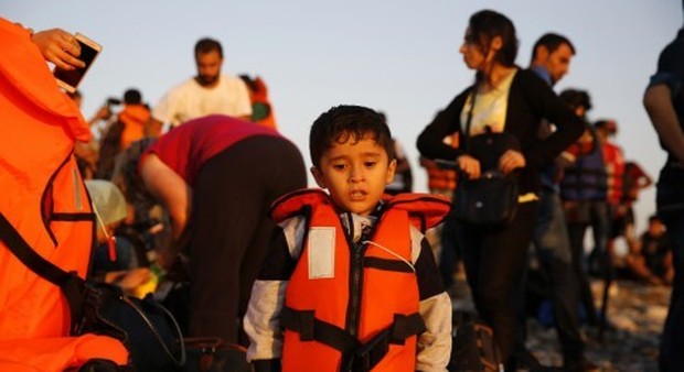 Baby migranti abbandonati, un decreto per le adozioni