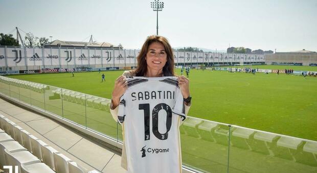 Gabriela Sabatini alla Continassa, il suo cuore batte per la Juve