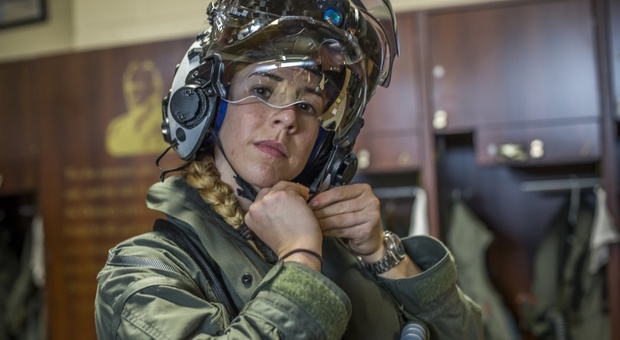 Anneliese, la prima donna a pilotare il super caccia militare F-35B