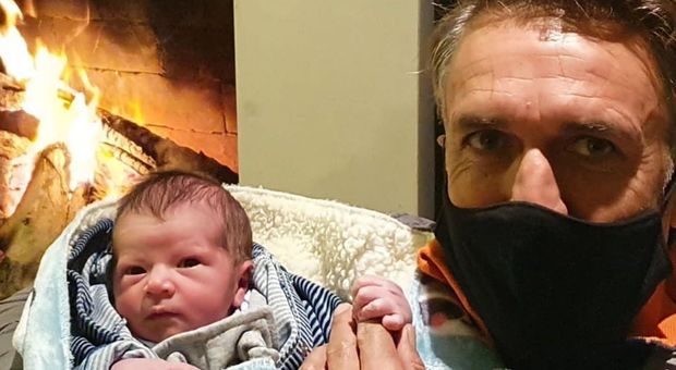 Batistuta diventa nonno: sui social presenta il nipotino Lautaro