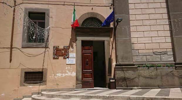 Centro per l'istruzione degli adulti di Viterbo, la Provincia reclama i locali: trasferiti uffici e aule