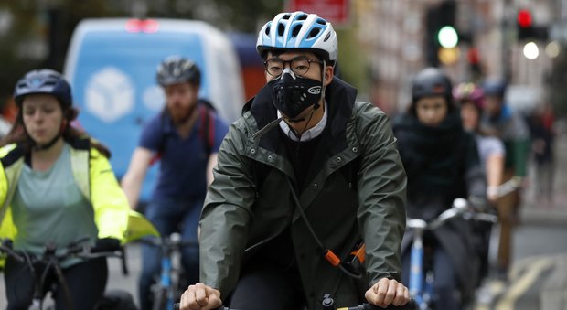 Londra, allerta smog: arriva la T-charge per i veicoli inquinanti