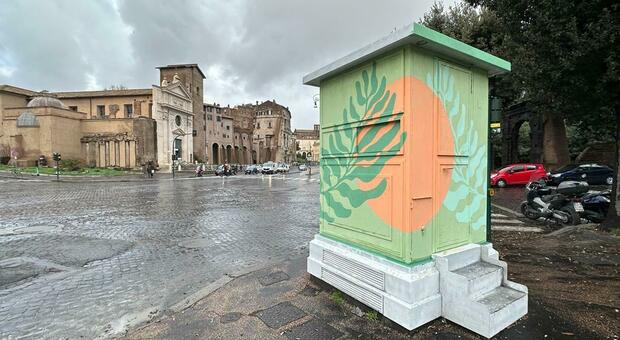 Roma, garitte inutili e senza vigili urbani: sono costate 720mila euro, ma per il Comune meglio dipingerle FOTO