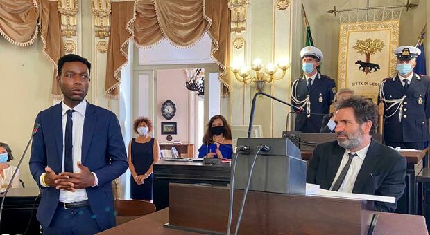 Yvan Sagnet cittadino onorario di Lecce, ma scoppia la polemica politica. L'opposizione lascia l'Aula
